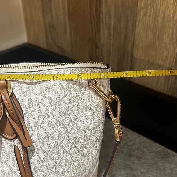 Michael Kors Large Sierra Satchel - Picture 7 of 9
